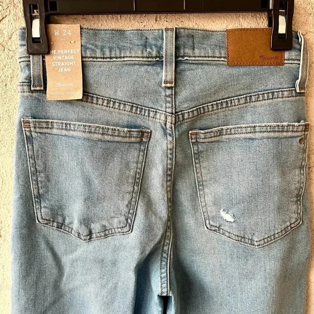 NWT Madewell The Perfect Vintage Straight Jean 24